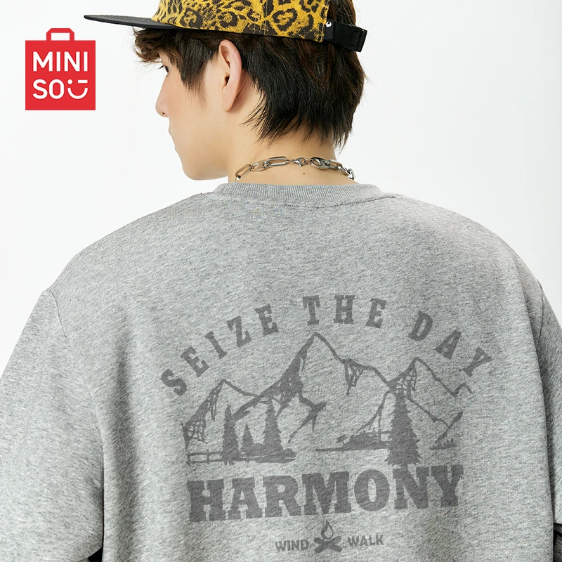 MINISO/名创优品山系灰色卫衣男圆领春秋款美式高街大码无帽衫潮