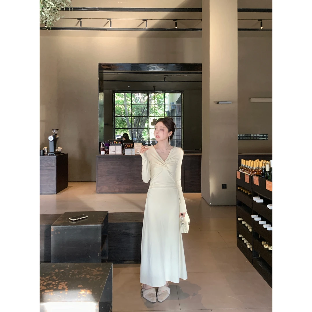心机纯欲姐姐裙/扭结v领修身长款连衣裙女秋冬打底长裙