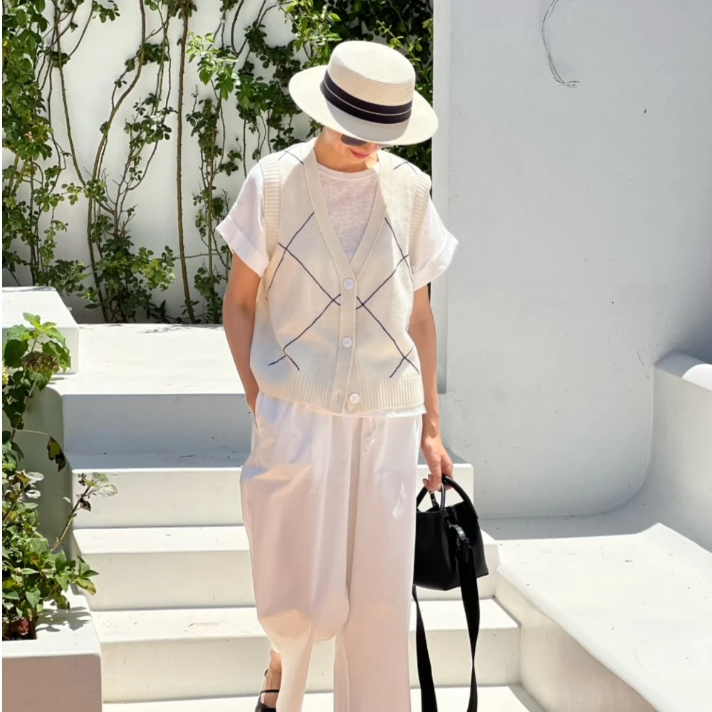 UrbanPaces克制之美线条刺绣马夹气质