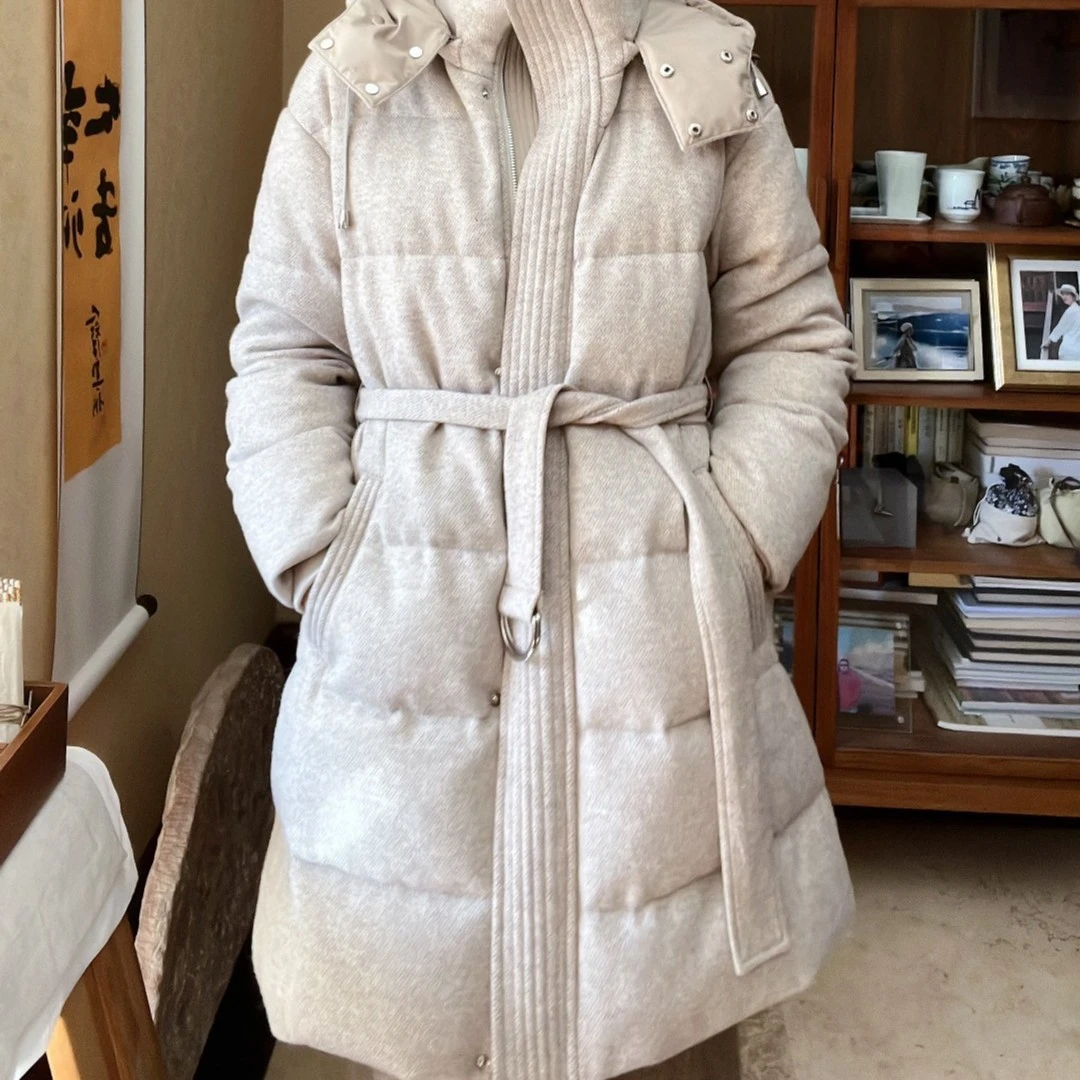 UrbanPaces布朗依埃系列羊绒织面中长款女士白鹅绒羽绒服