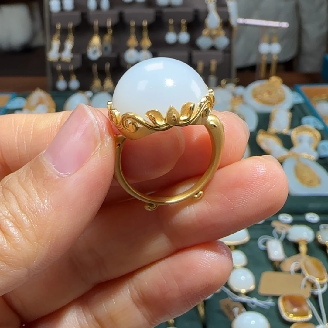 【闪购商品】和田玉戒指18K金镶嵌玉