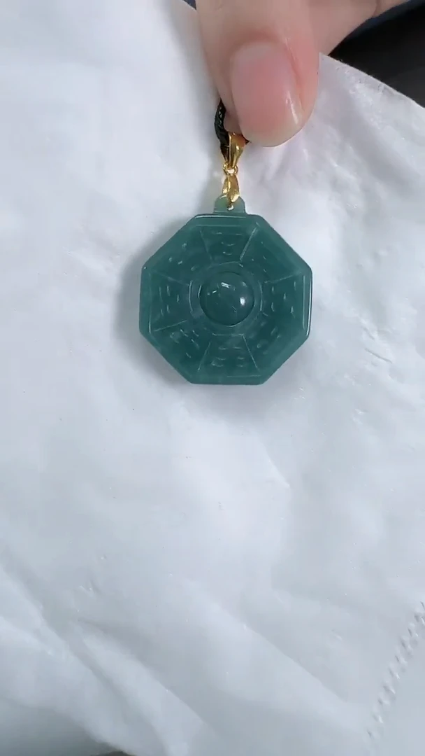 【闪购商品】翡翠颈饰未镶嵌八卦盘皮绳