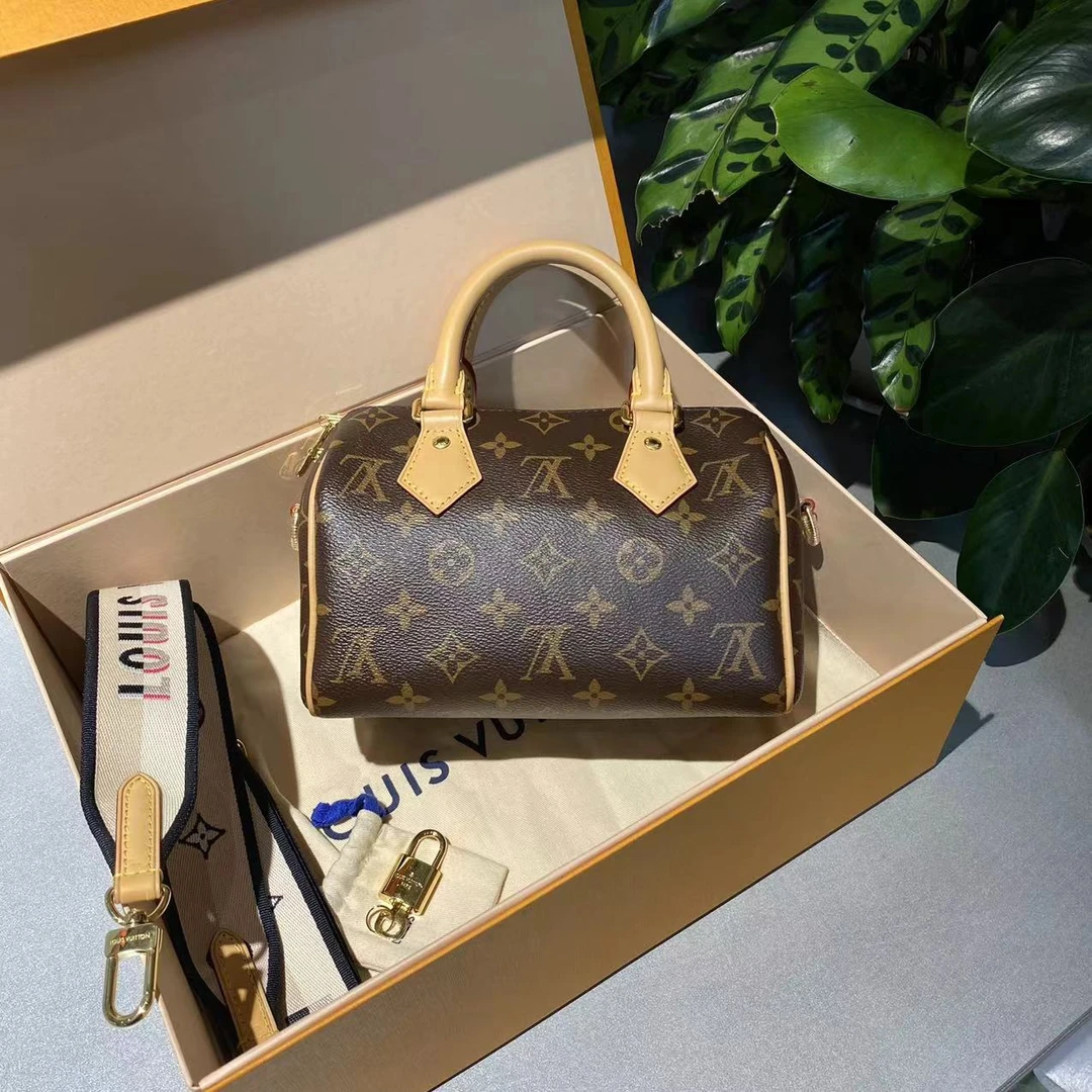 95新 LouisVuitton/路易威登 LV  sp20 黑肩带枕头包单肩斜挎包-2