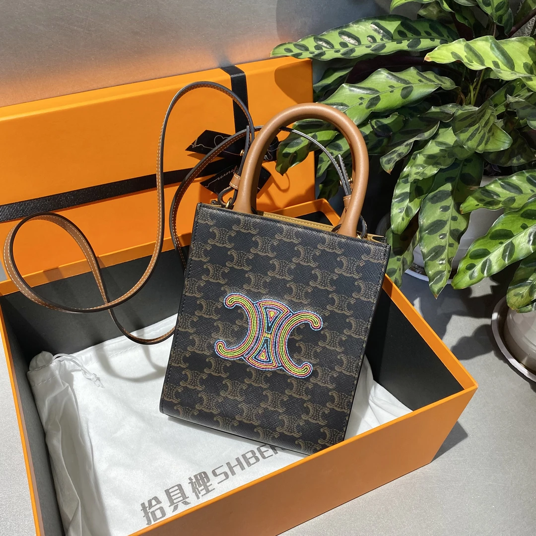 99新 Celine/思琳 思琳   刺绣老花琴谱包 手提单肩包