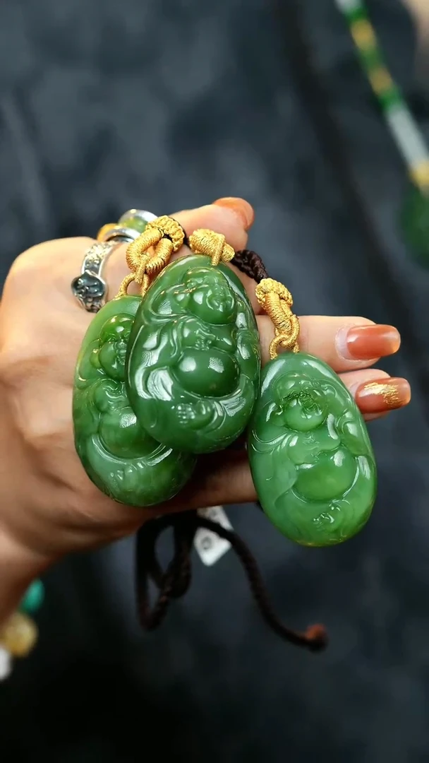 【闪购商品】和田玉（碧玉）颈饰未镶嵌微瑕 多样发一个