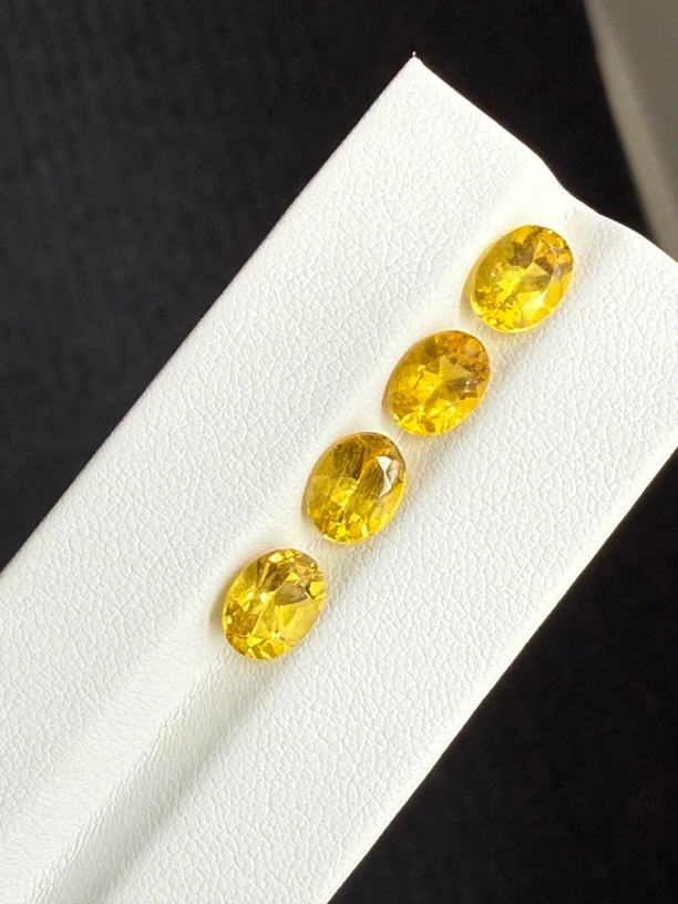 4.6ct天然绿柱石裸石 颜色美艳 ，晶体通透，火彩足