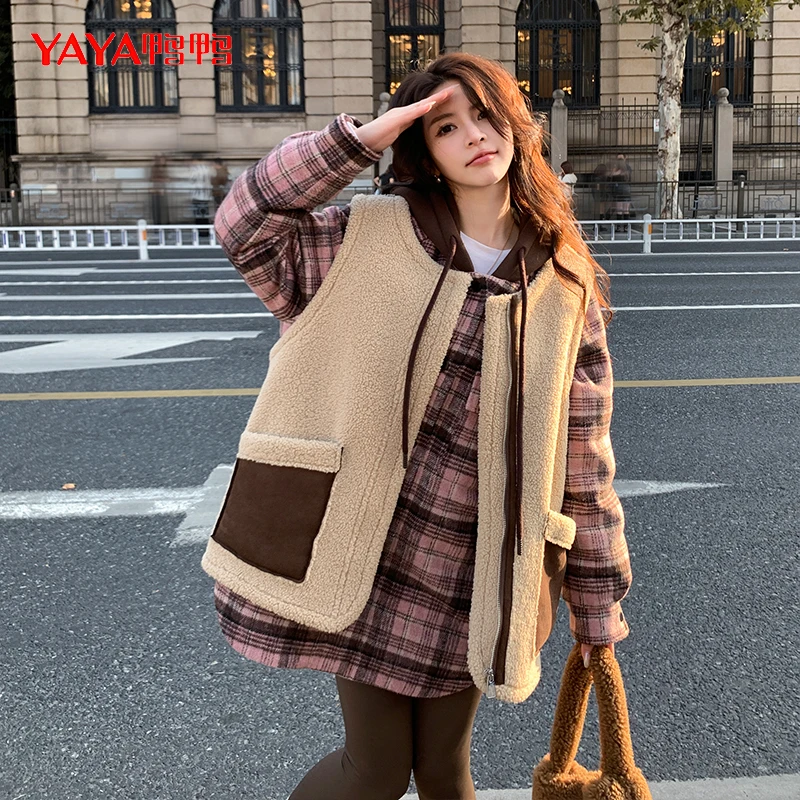 YAYA/鸭鸭YE3B632553W时尚气质羽绒服搭配皮毛一体马甲真两件外套