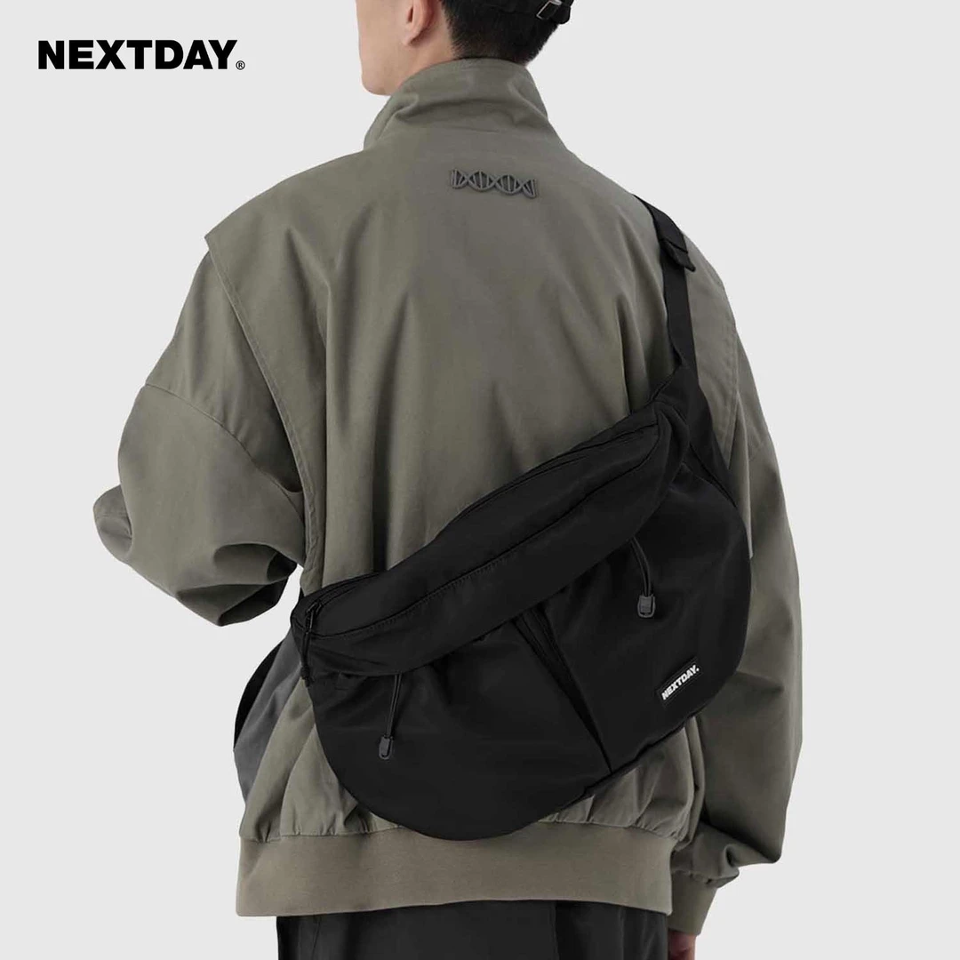 法国进口NEXTDAY机能斜挎包男女单肩揹包潮流大容量邮差包通勤挎