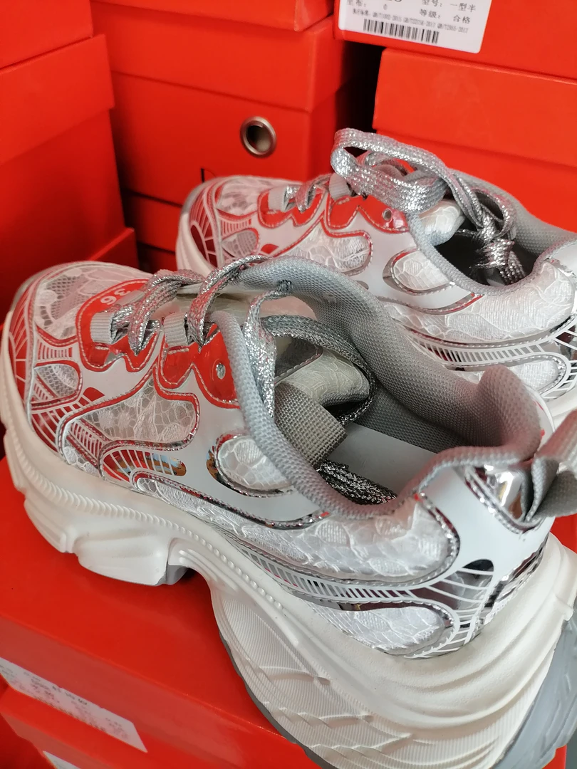 时尚休闲女款老爹鞋