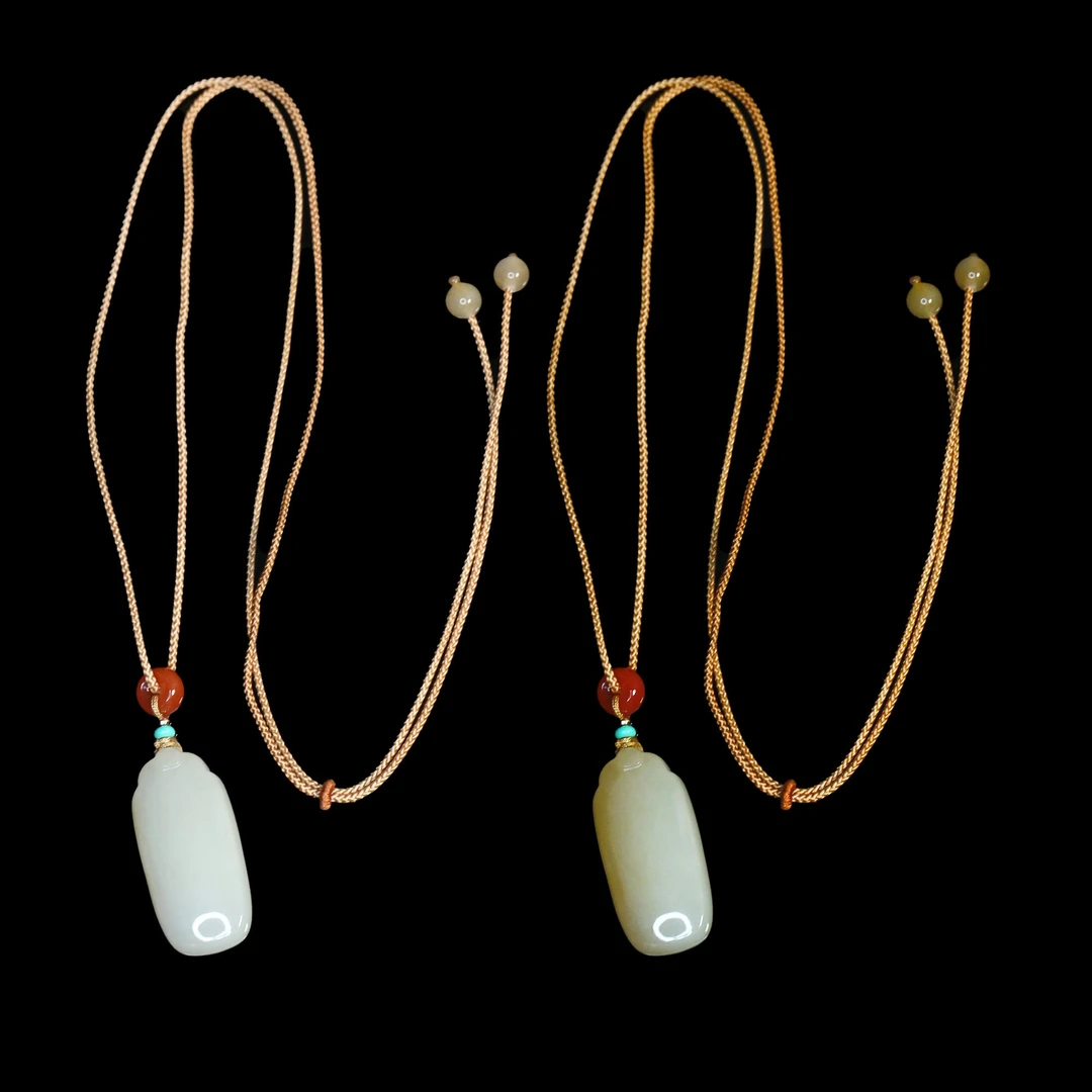 预售新疆和田玉糖白无事牌RB242092多样发发其一尺寸约35*16mm