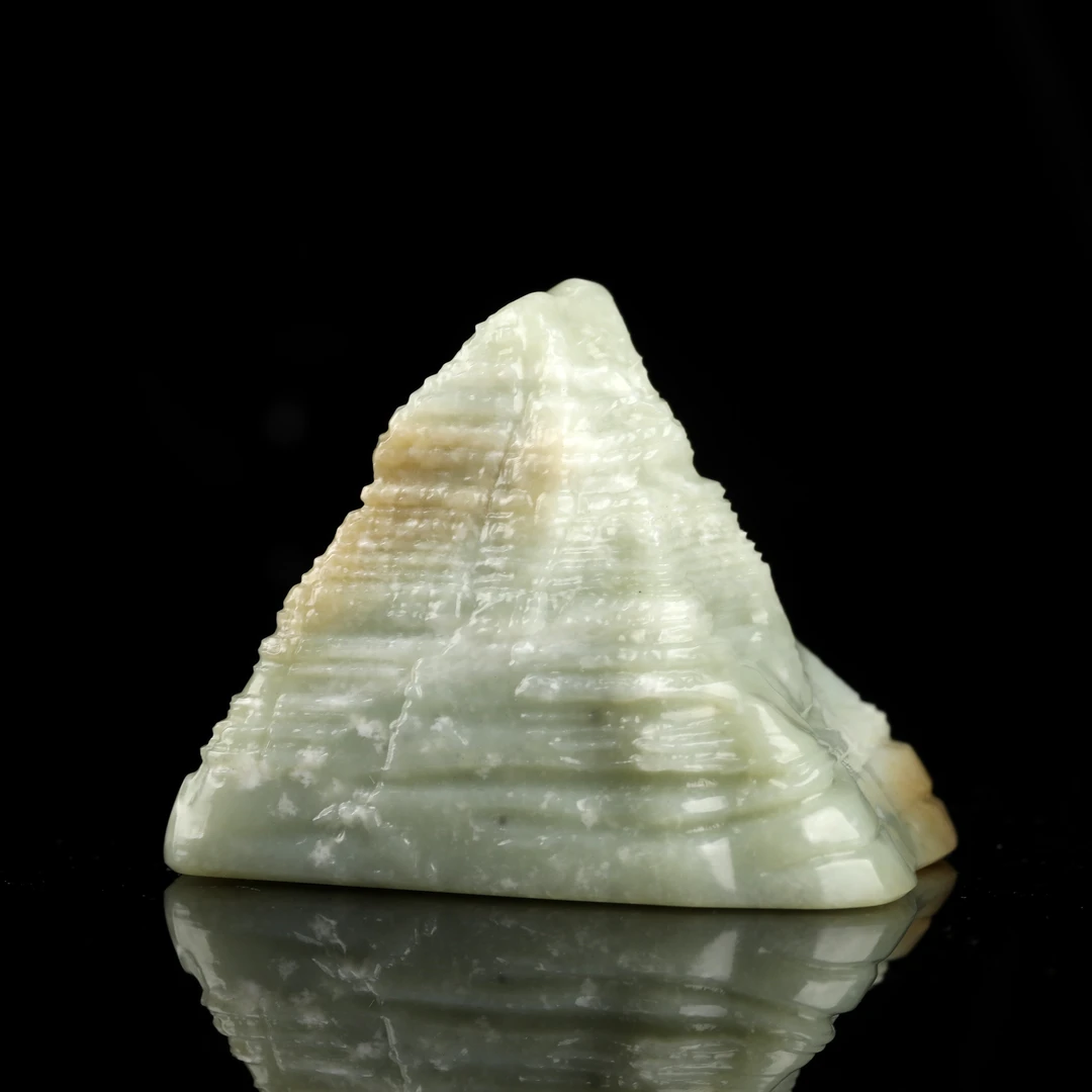 预售新疆和田玉冈仁波齐-RB232406