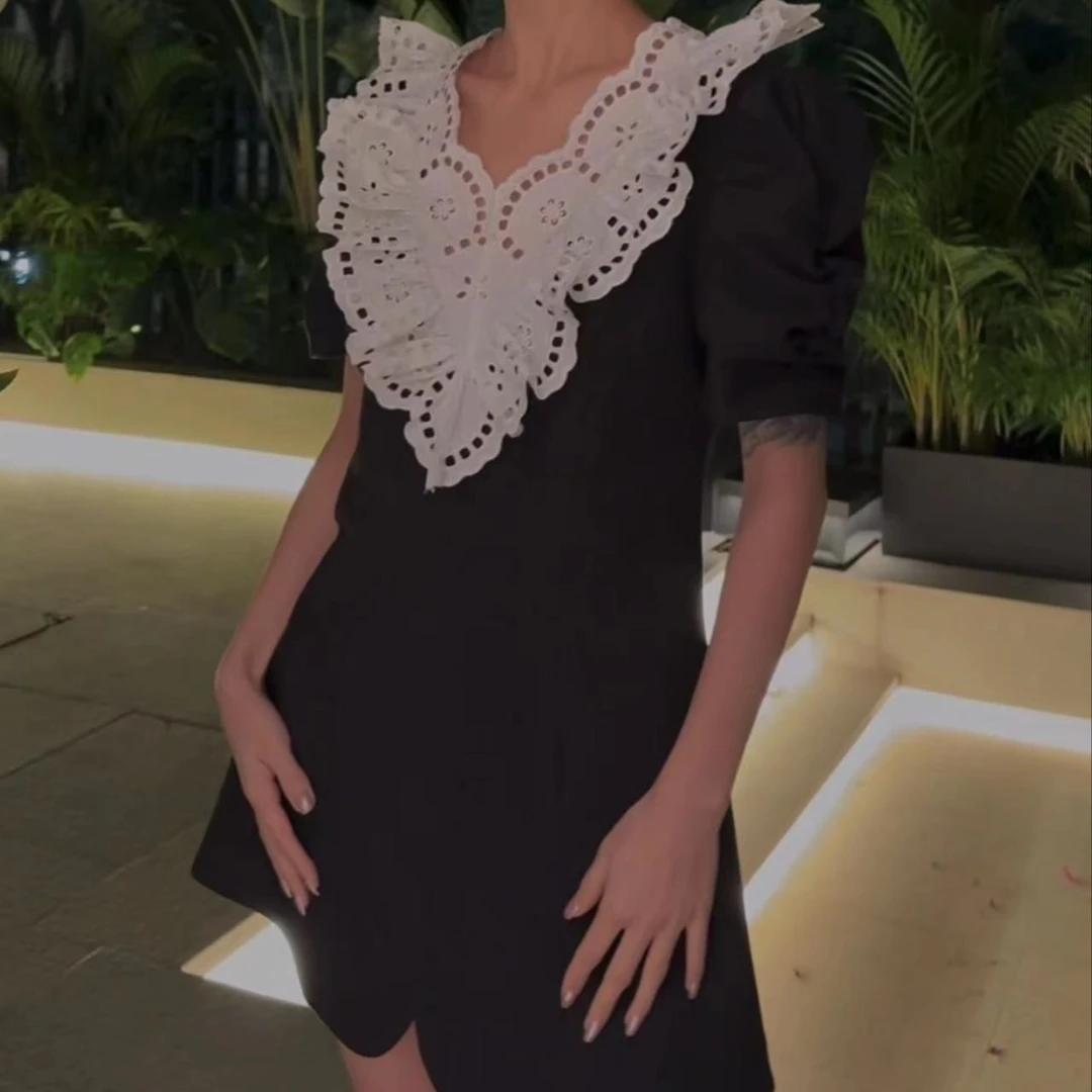 V领镂空拼接连衣裙22785春夏超显瘦连衣裙