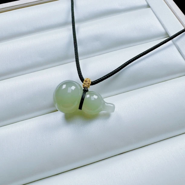 【禾氏碧玉】和田玉湖水绿大号葫芦吊坠（和田玉吊坠）