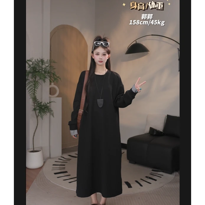2024秋季圆领简约运动休闲袖口拼接长款套头连衣裙24905