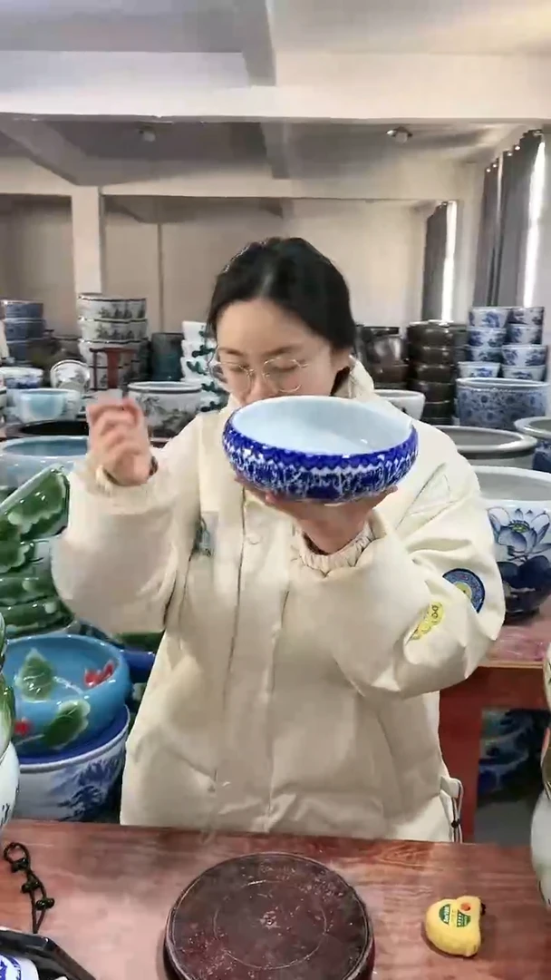 【闪购商品】陶瓷缸20*6公分青花缠枝莲笔洗