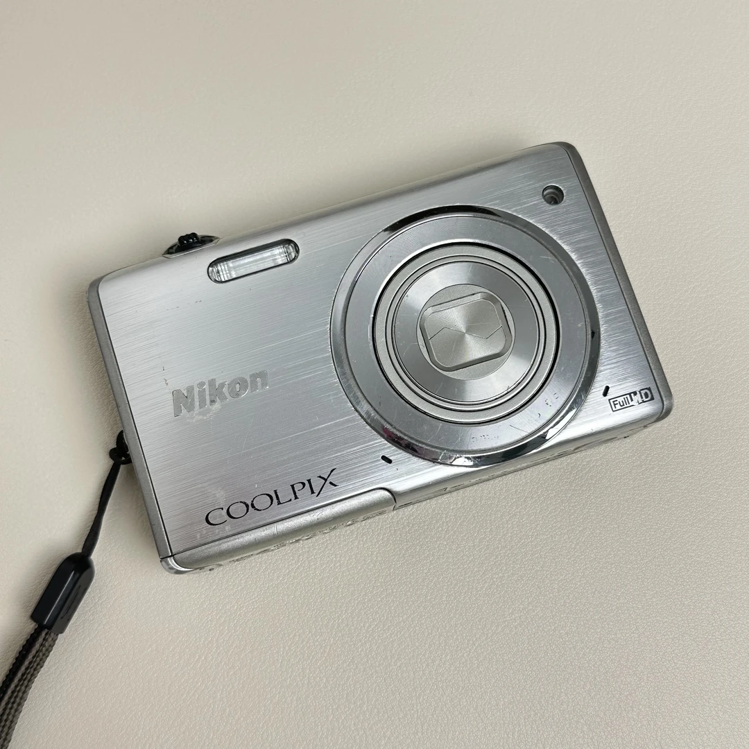 9新 Nikon/尼康 S5200 1600w像素6倍光变1080p录像 屏幕镀膜脱落