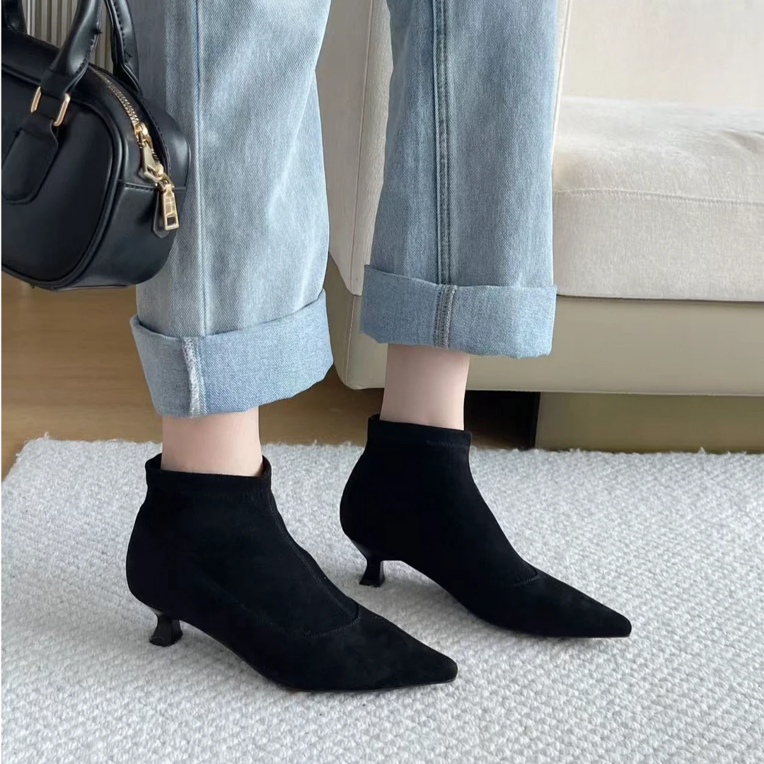 倩倩家时尚舒适小跟鞋