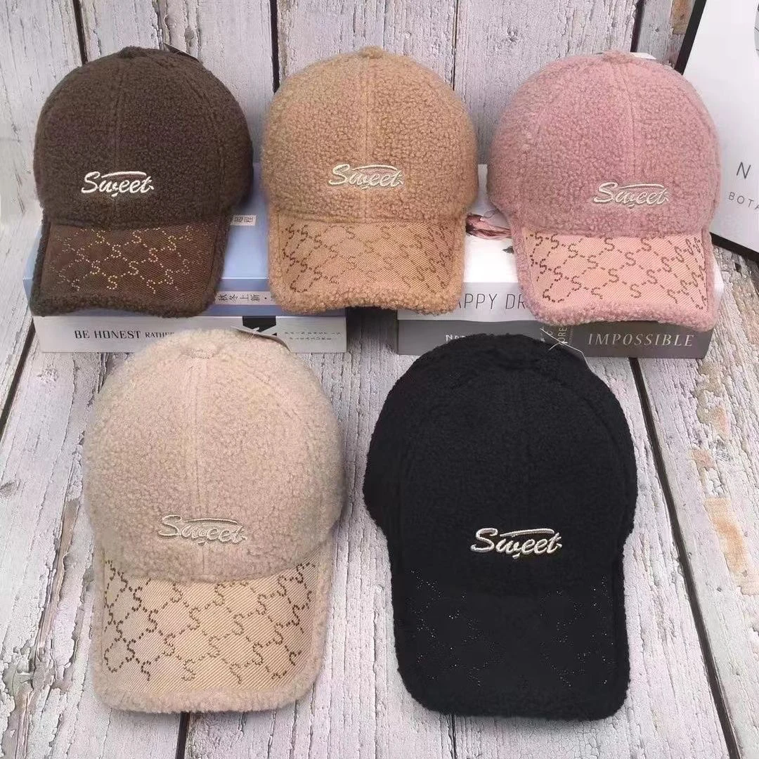 秋冬季SWEET羊盖毛水钻棒球帽2023年新时尚百搭帽子毛茸茸鸭舌帽