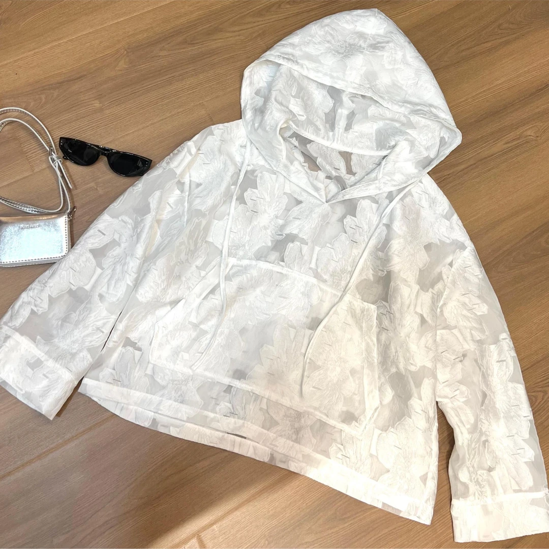 【漫月】夏季小个子轻薄舒适透气潮流带帽长袖上衣女 241138