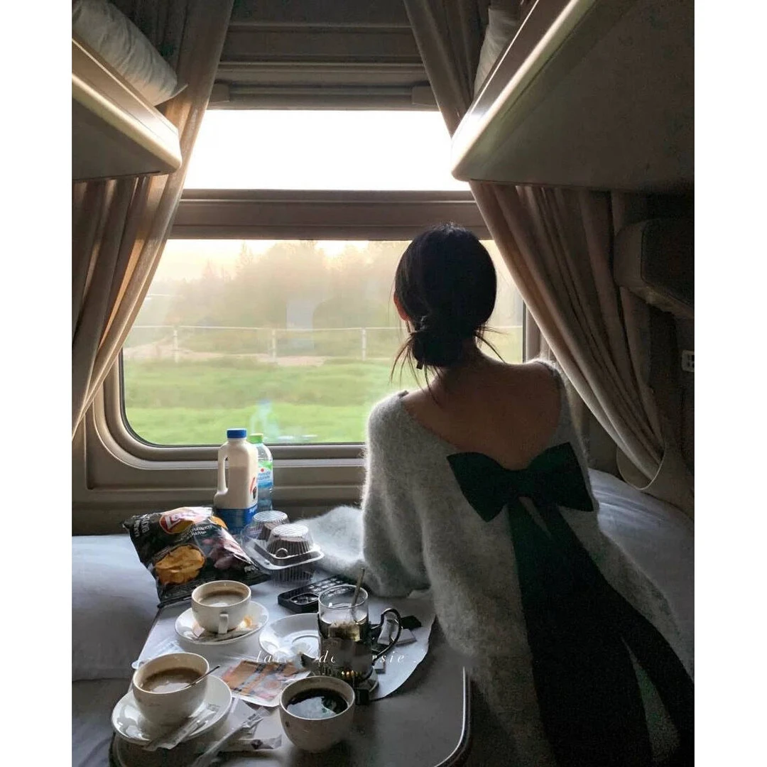 现现【慵懒风露背蝴蝶结圆领毛衣】复古长袖针织衫宽松显瘦灰色上衣