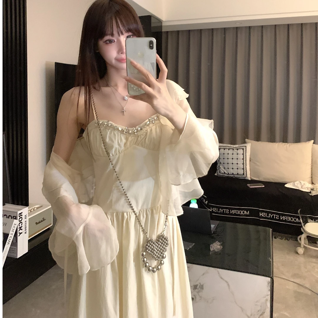 北北【奶昔少女】设计感小众气质显瘦少女感收腰重工镶钻吊带连衣裙