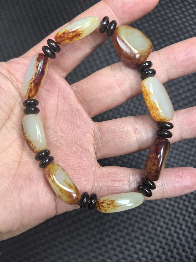 新疆和田玉手串 保真和田玉 一物一证支持复检 拍一发一多样性发