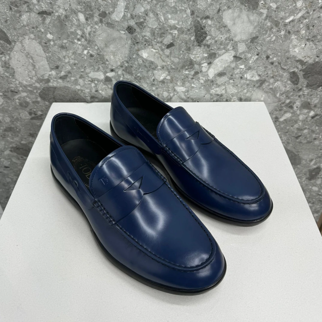 全新未使用 TOD’S/托德斯 129823 男款亮面牛皮乐福鞋