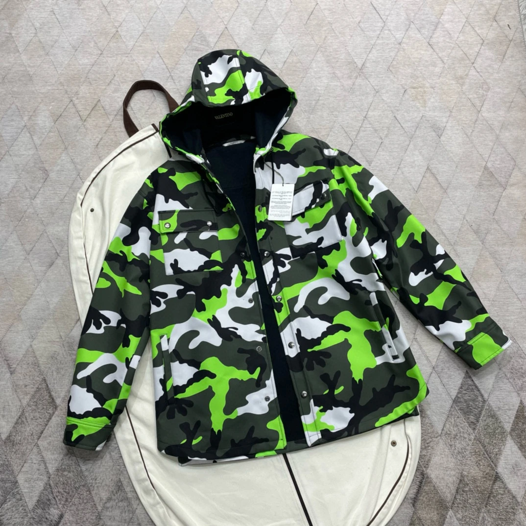 全新未使用 Valentino/华伦天奴 122441 军绿色迷彩派克风衣外套