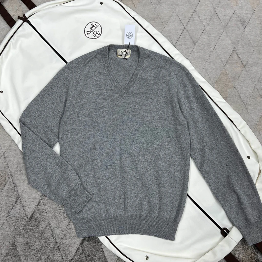 全新未使用 Hermes/爱马仕 127943 男款灰色山羊绒毛衣