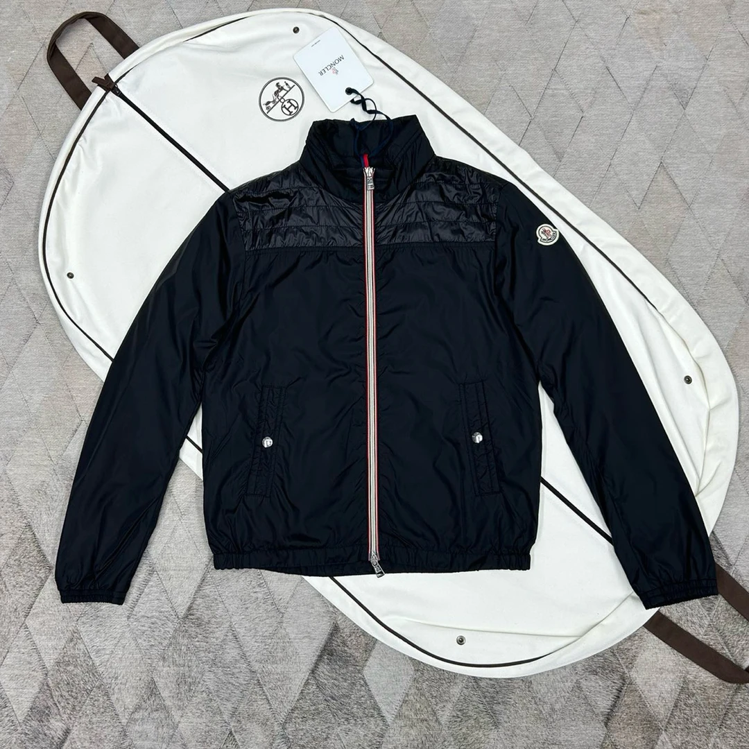 全新未使用 MONCLER 128043 黑色拼接夹克外套 织带拉链