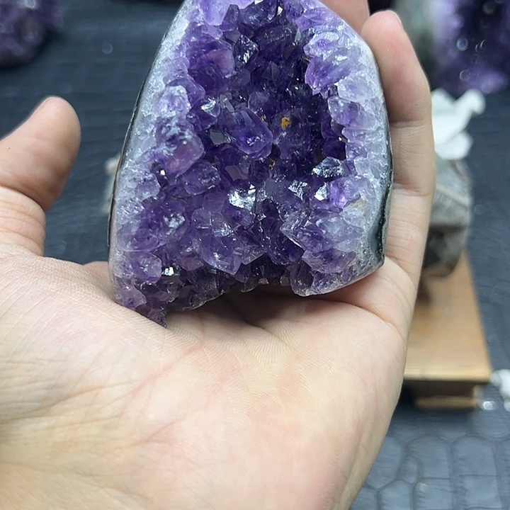 紫晶大型摆件（非配饰）未镶嵌