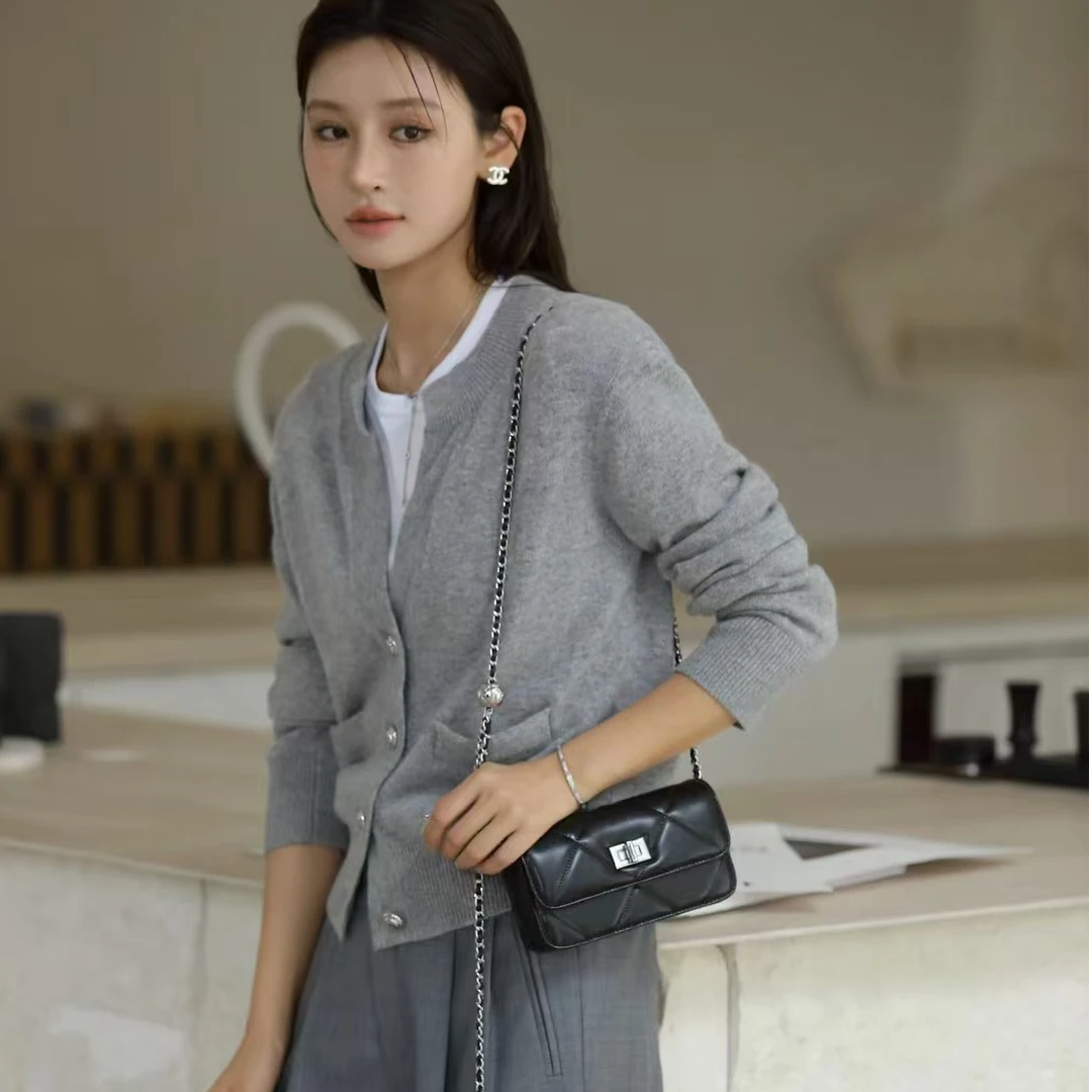 百豆正品2024年新款真皮菱格小包斜挎手机包时尚百搭小银球链条包