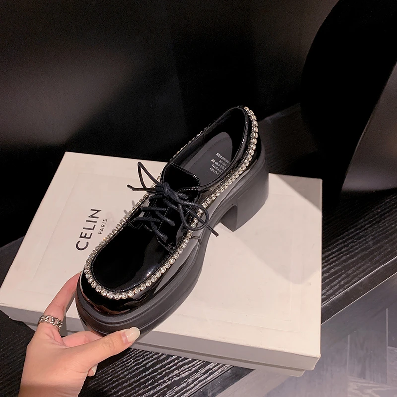 【潇潇专属】2024早春质感水钻鞋面包边系带厚底乐福鞋女