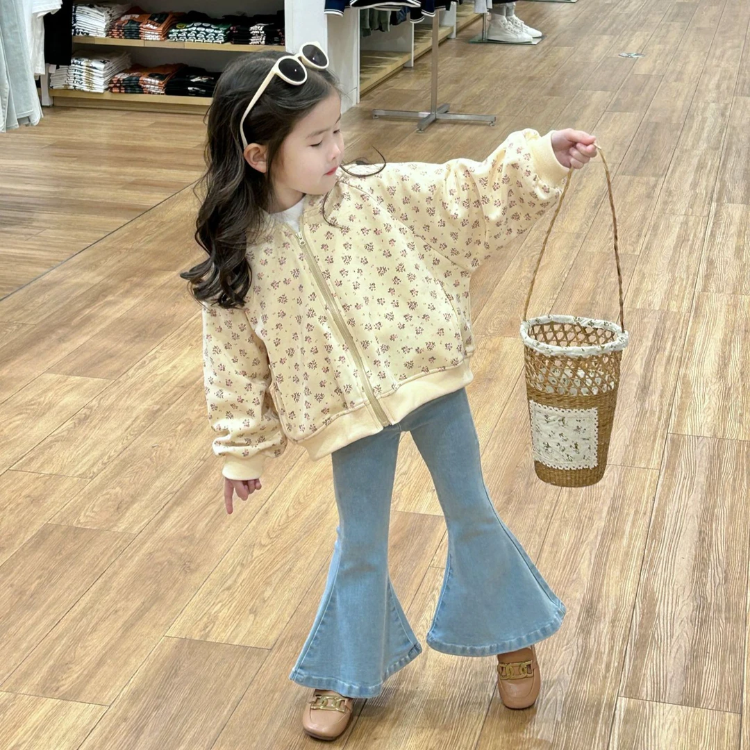 2024秋季新款韩版童装女童大喇叭牛仔裤可爱春款幼儿园宝宝裤子