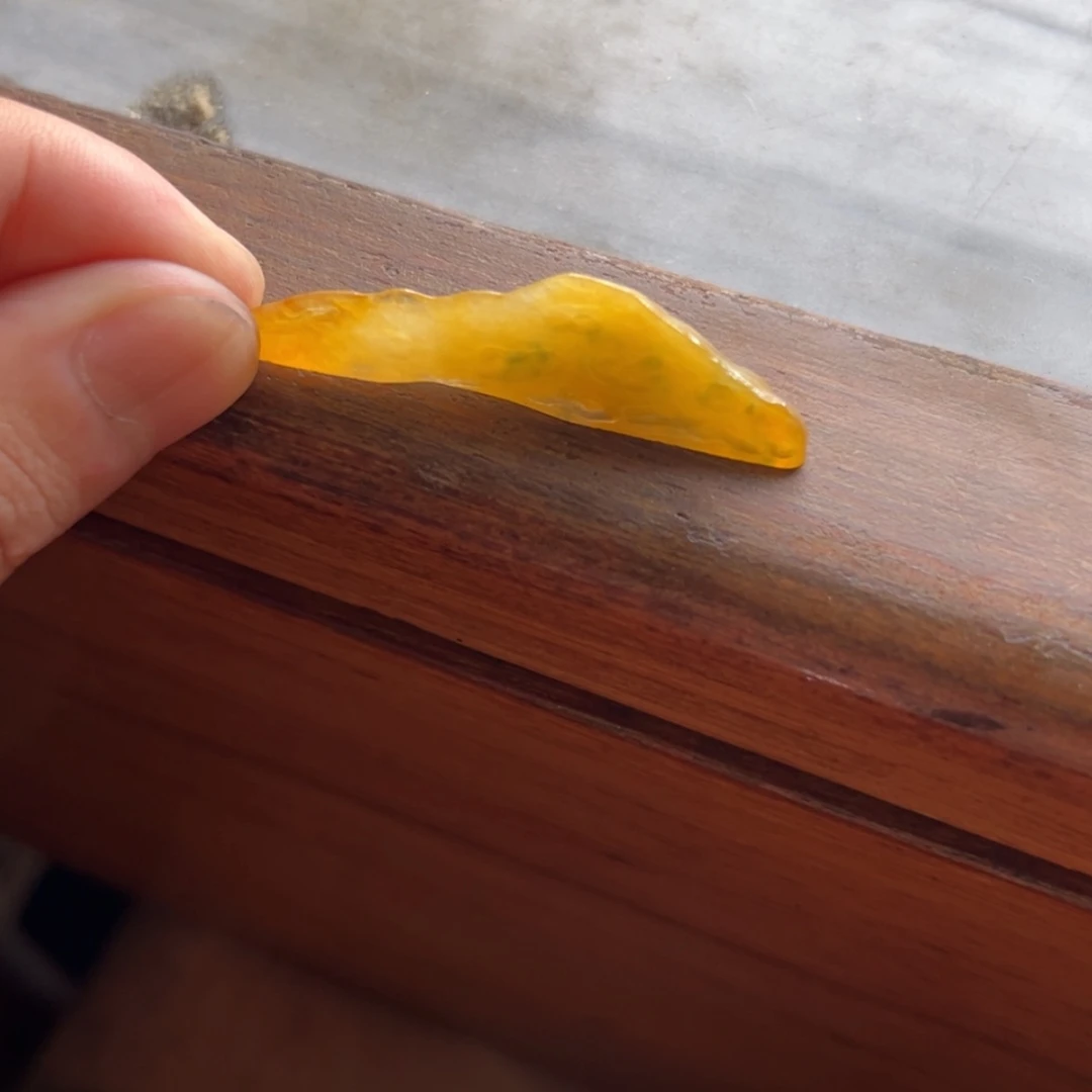 【闪购商品】定制翡翠未镶嵌柠檬黄飘花长条
