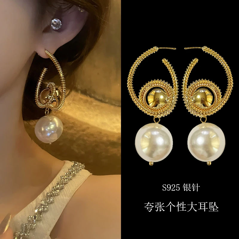 铜合金耳饰 小众设计夸张金属圆球耳环2024新款简约高级复古耳钉