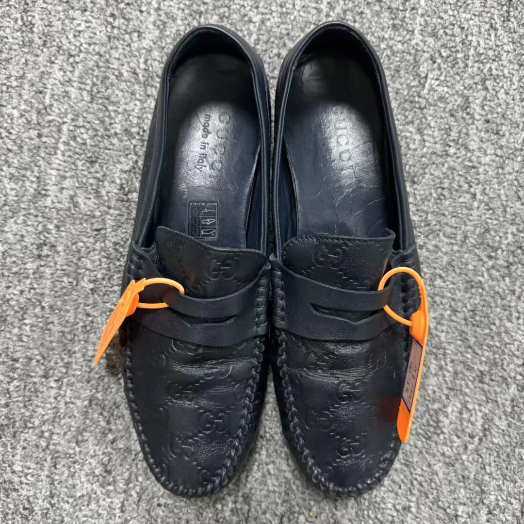 【95新】Gucci 海军蓝压印男士时尚商务豆豆鞋 39.5欧码 编号：T316