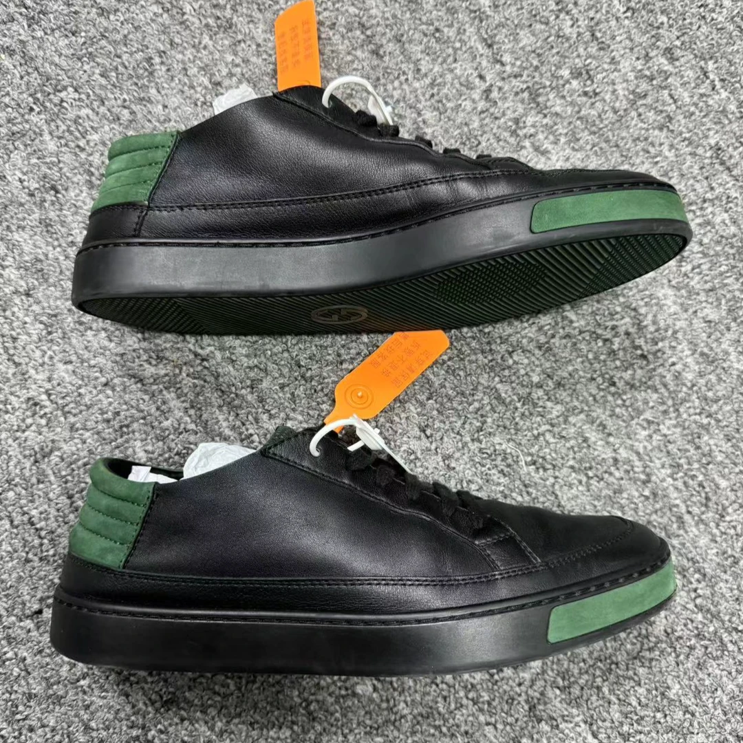 【95新】Gucci 黑绿撞色男士时尚低帮系带板鞋 40欧码 编号：T139