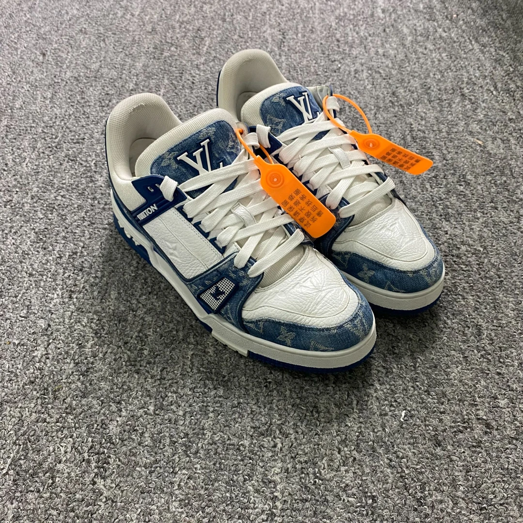 【95新】Louis Vuitton LV 白蓝牛仔trainer 41欧码 编号：T183