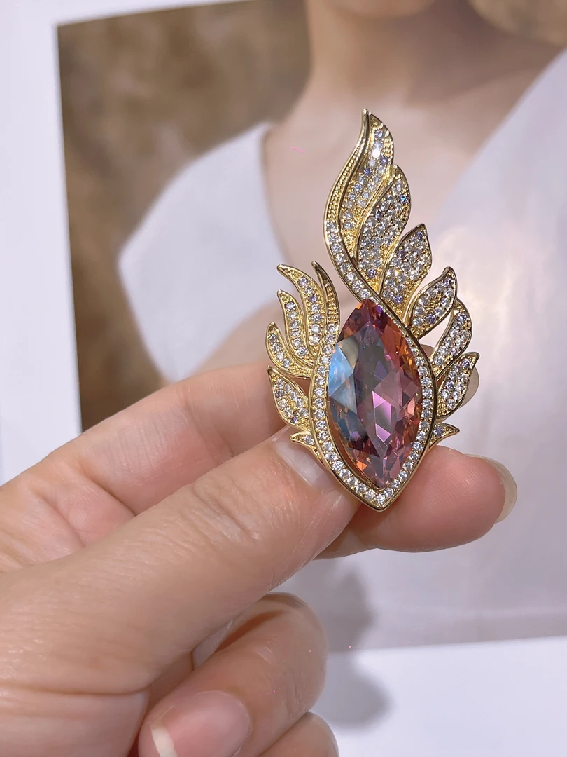 钛钢锆石胸针 水晶满钻胸针