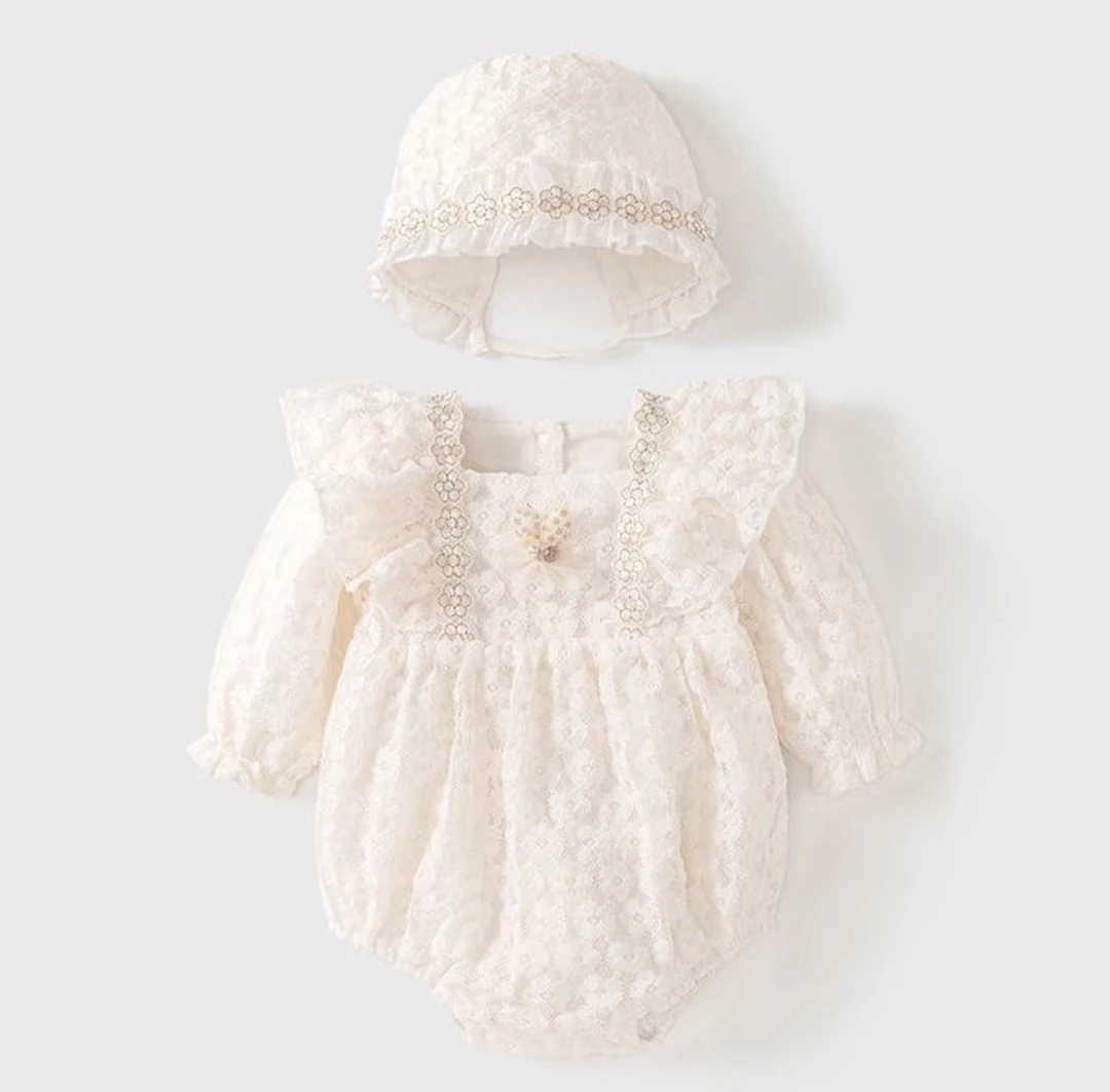 婴儿公主哈衣2023秋季女宝宝蕾丝包屁衣新生儿衣服外出婴儿连体衣