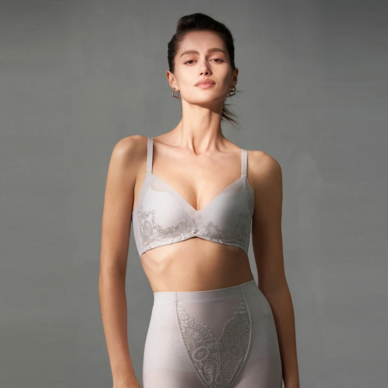 爱慕美体AIMER罗曼庄园系3/4聚拢水袋模杯文胸加加厚AD140421