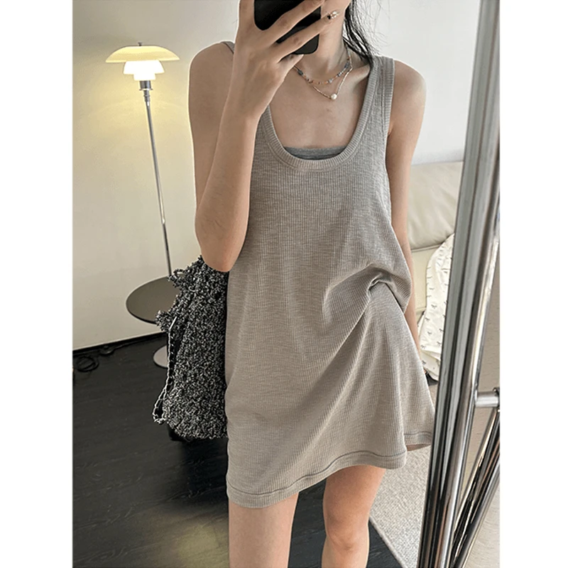 轻熟风灰色针织背心女夏季2024新款无袖宽松显瘦百搭薄款吊带上衣