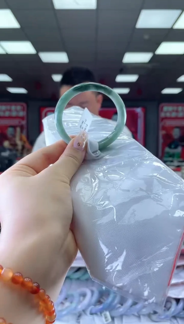 【闪购商品】翡翠手镯未镶嵌翡翠手镯/H33