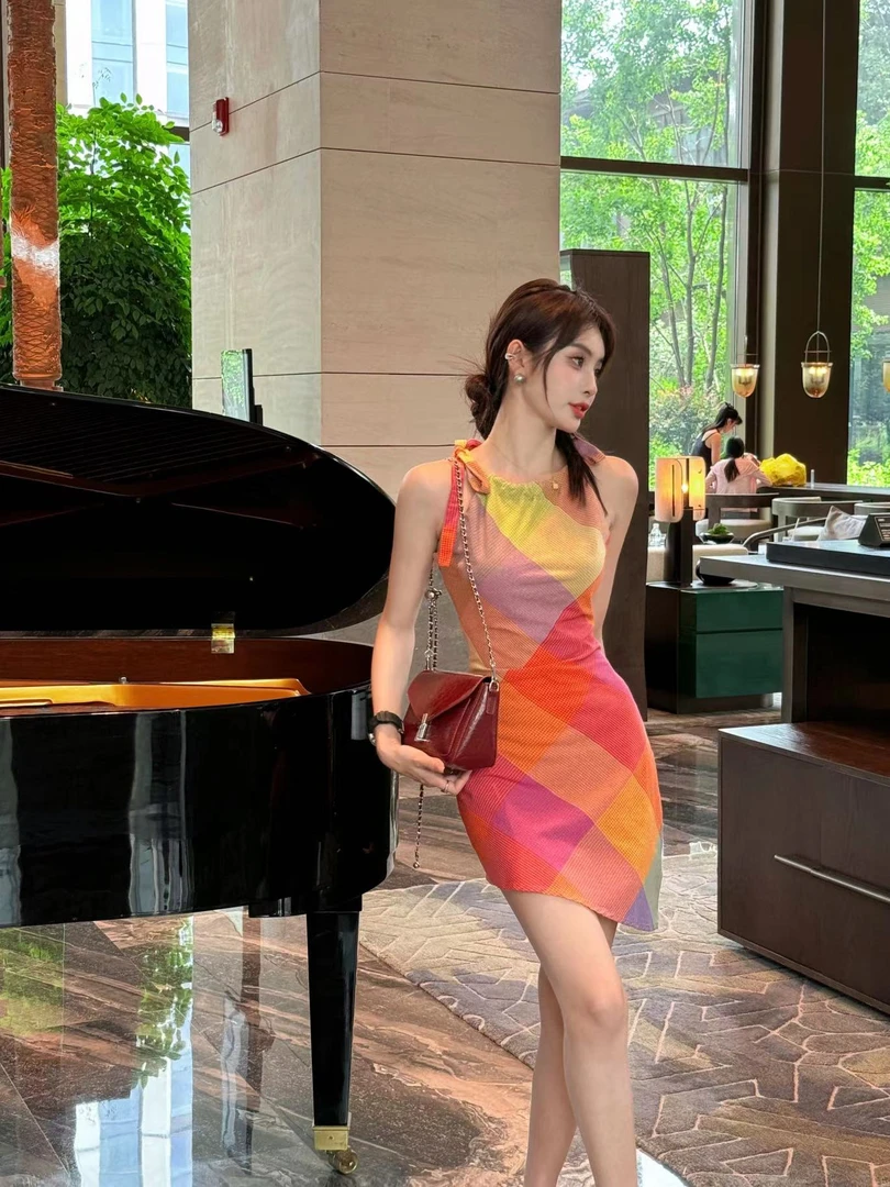 【清仓】橘色落日 撞色格子斜边挂脖吊带连衣裙【W1667】