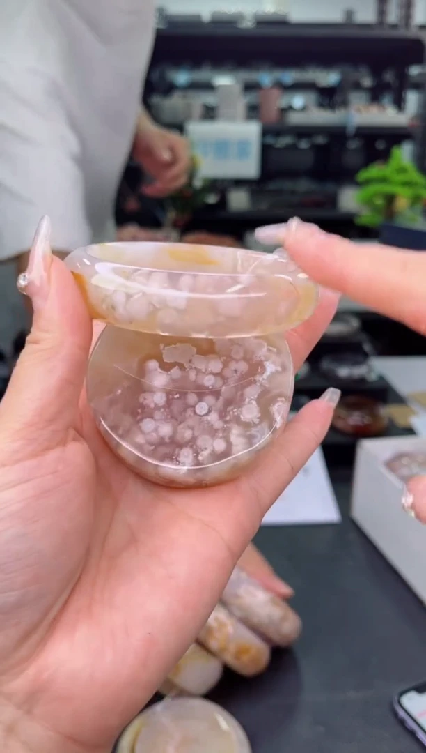 【闪购商品】石英质玉手镯未镶嵌61圈口（赠品镯心）3211010