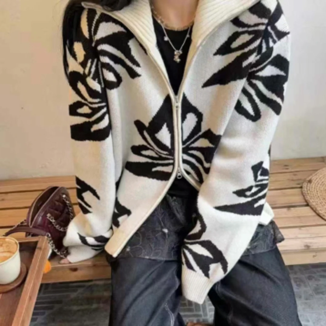 ANMMIRO2024新品花色羊绒拉链衫