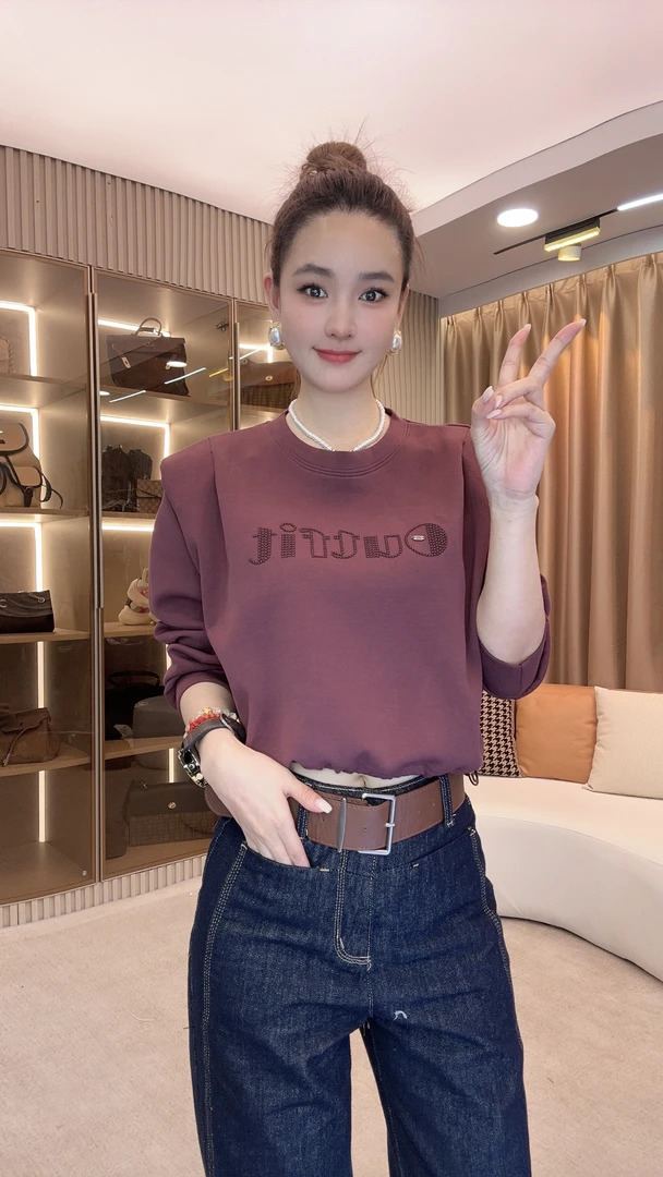 HUANG  VINI【黄微倪】 新款设计感搭配上衣卫衣长袖女CX81905