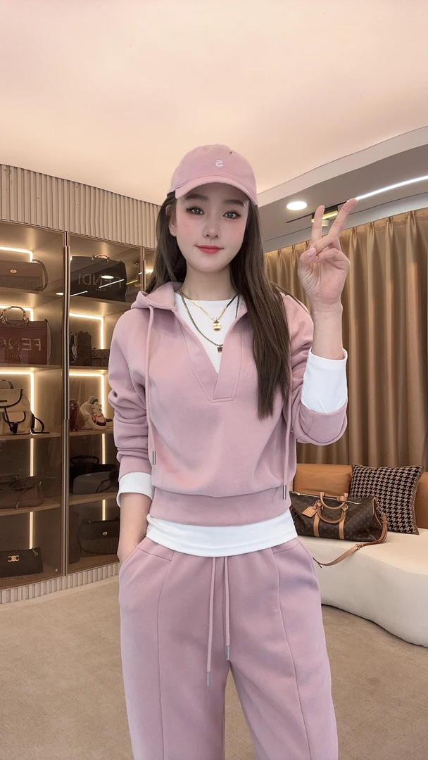 HUANG  VINI【黄微倪】 FL新款两件套设计感卫衣搭配长裤TZ100105