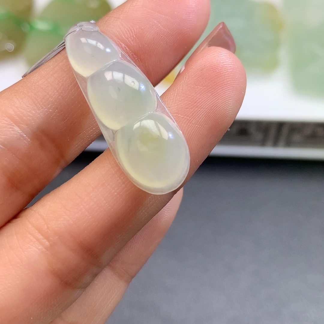 【闪购商品】翡翠颈饰未镶嵌